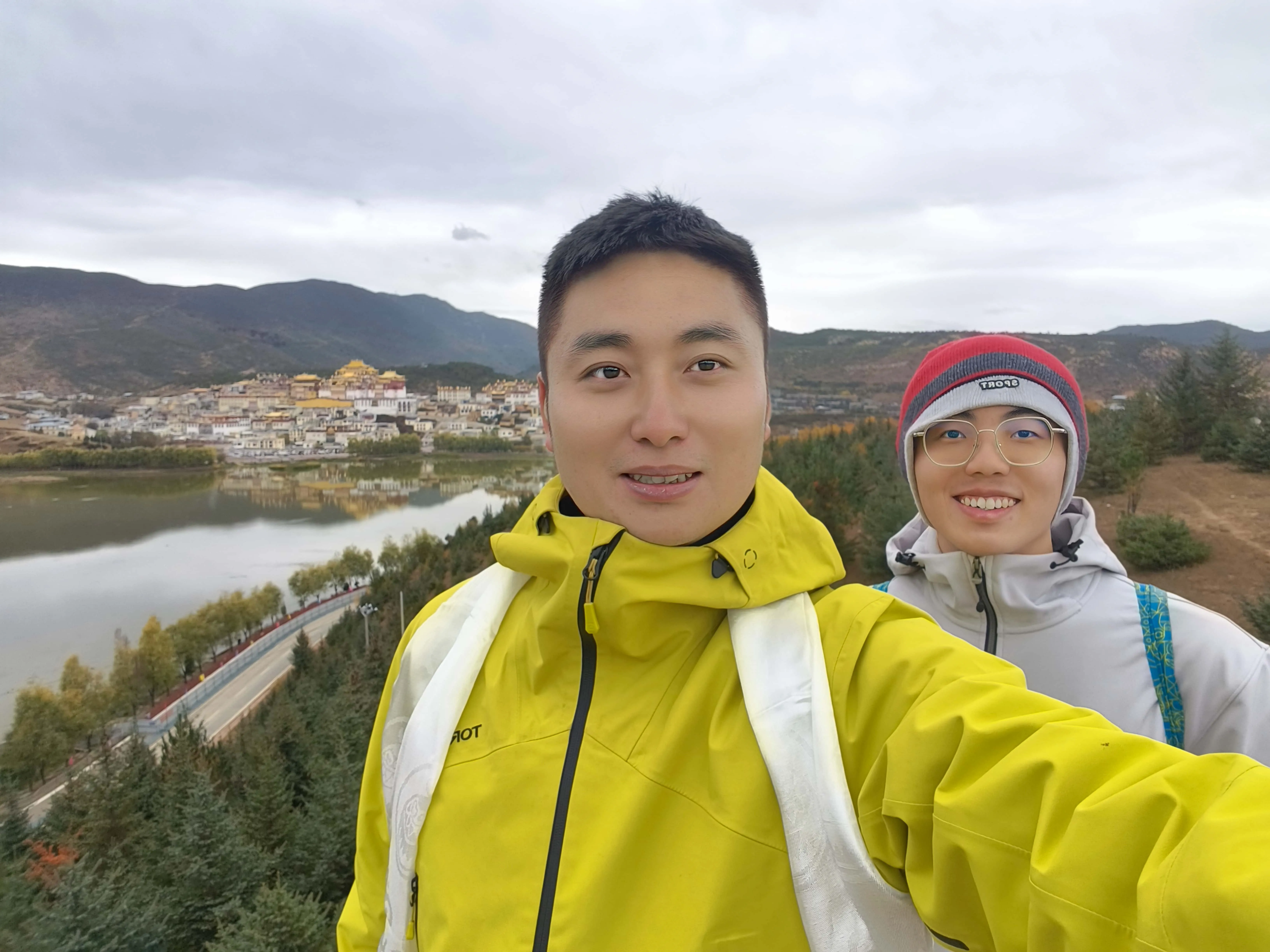 6ca8242eadeaeb310f767bbeeb2f4234